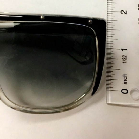 Athentic Gucci Sunglasses - Picture 5 of 8